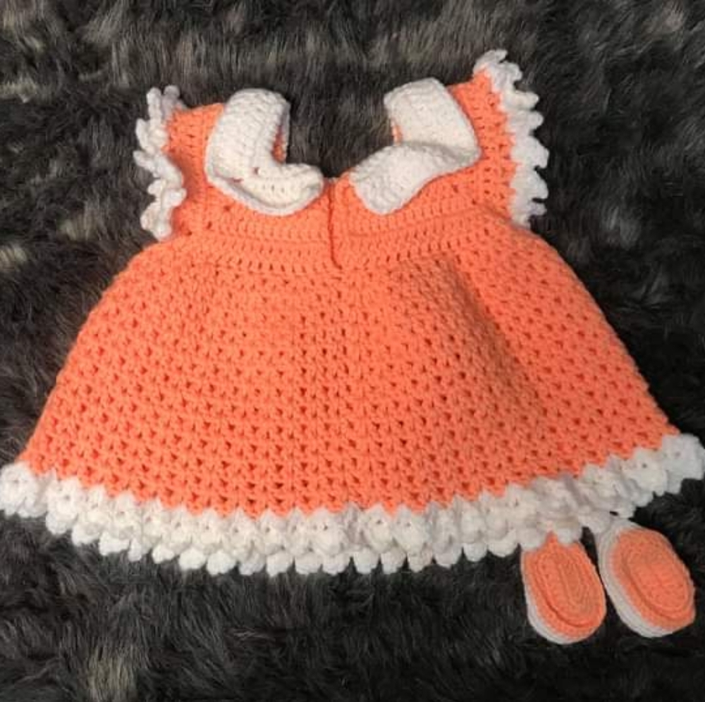 Crocheted baby dress w/booties